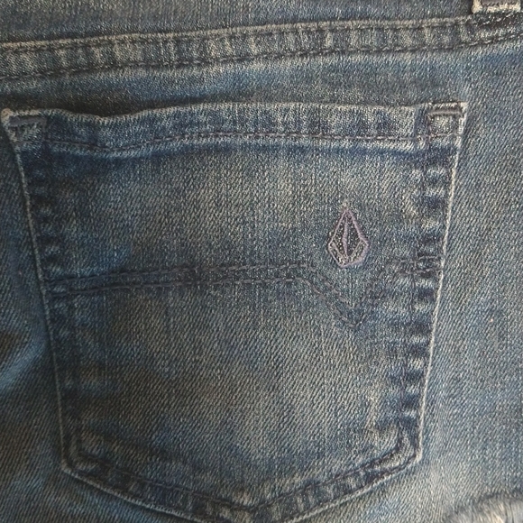 Volcom shorts, size 1 - Picture 4 of 5